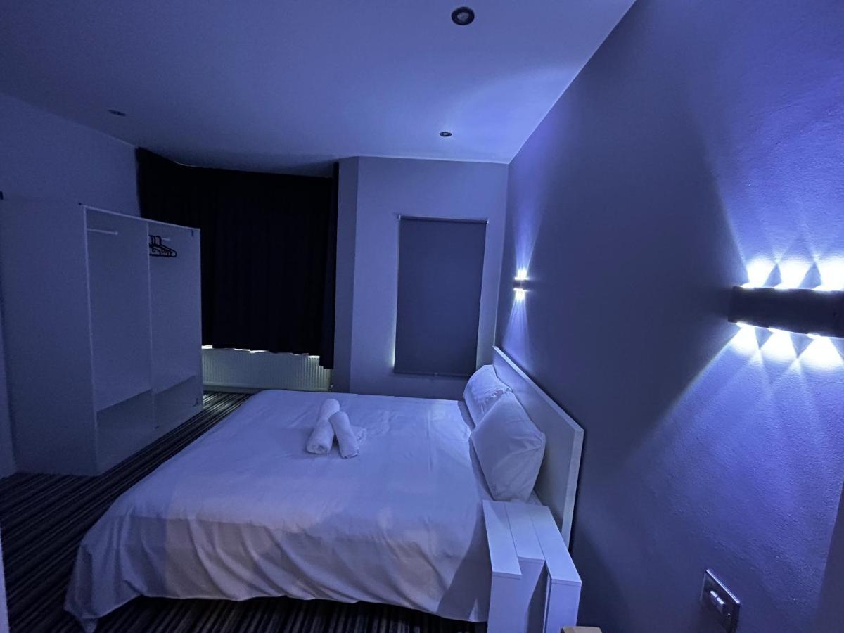 339 High Town Road Hostel Luton  Buitenkant foto